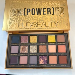Huda beauty empowered palette!